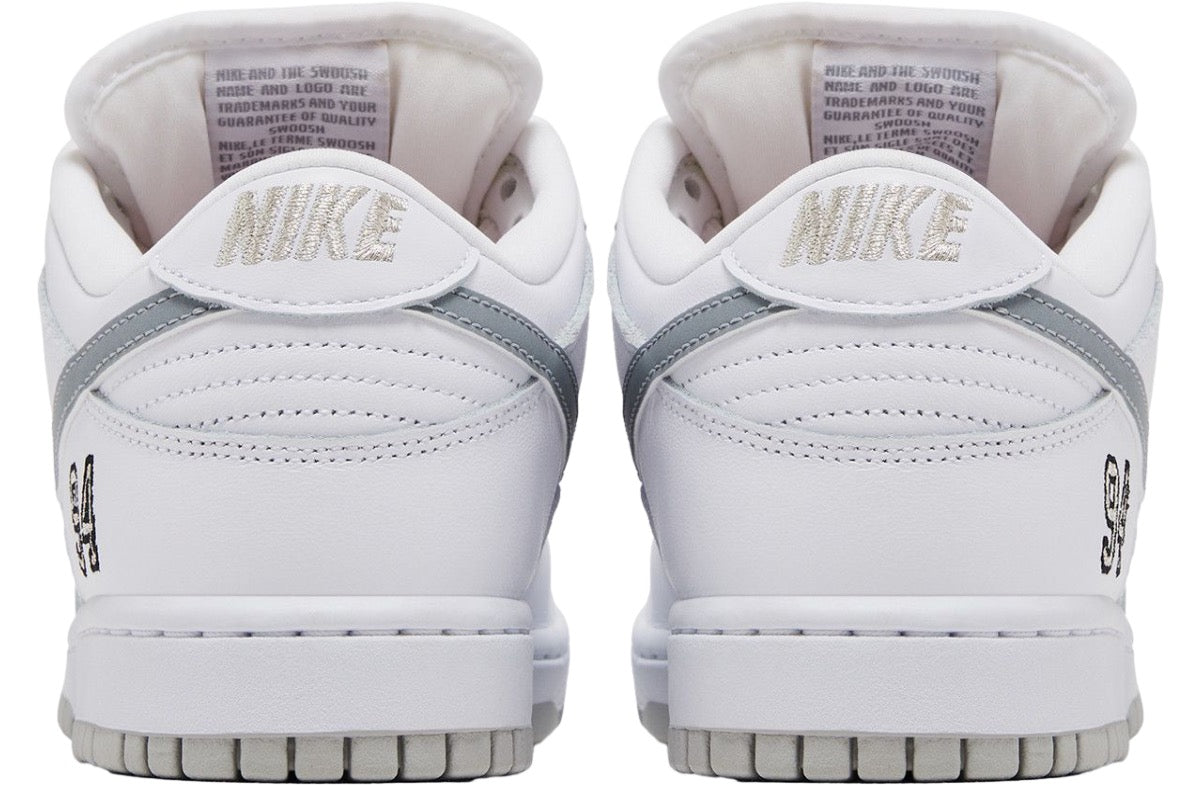 Supreme x Nike SB Dunk Low White / Metallic Silver-White HQ8487-100