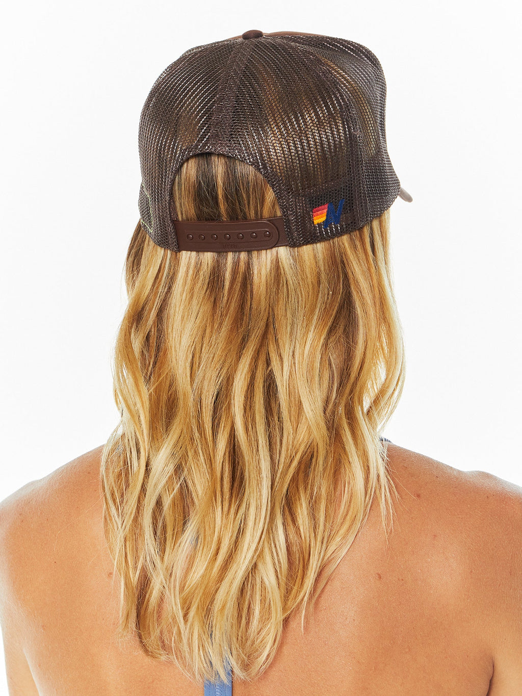 LOGO RAINBOW TRUCKER