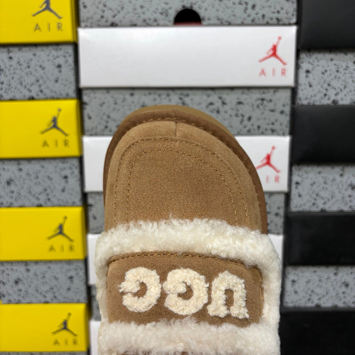 UGG Scufette Women's Shearling Platform Slide – Suede Slipper with Fluffy Shearling Strap, Shearling-Lined Footbed & Chunky Serrated Platform Sole in Chestnut