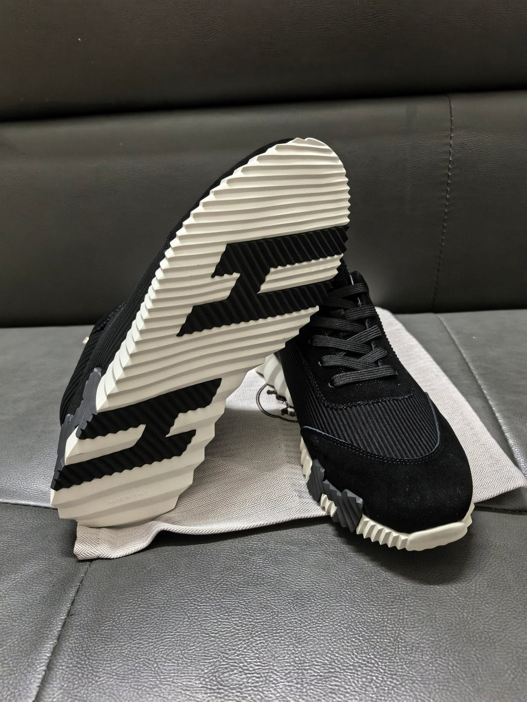 Men's Black Knit-Style Low-Top Sneakers