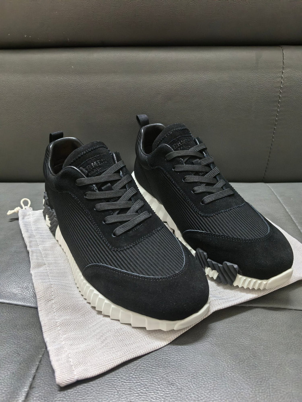 Men's Black Knit-Style Low-Top Sneakers