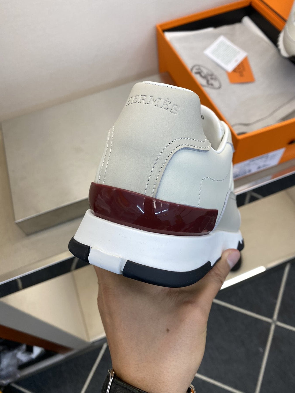 Hermès Men's White and Gray Low-Top Sneakers