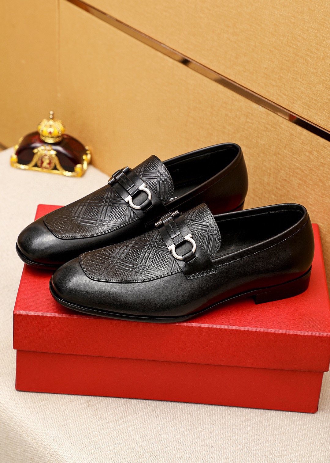 Ferragamo Men's Black Embossed Buckle Loafers - Rubber Sole