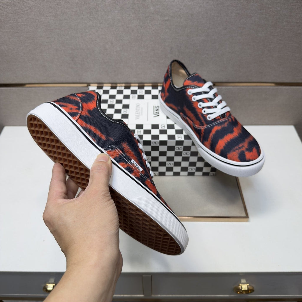 Vans Men's Navy Orange Stripe Low-Top Sneakers