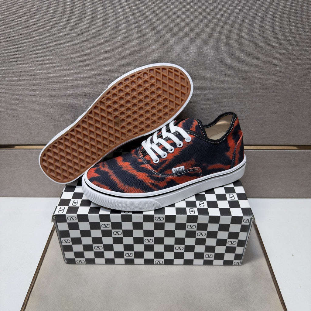Vans Men's Navy Orange Stripe Low-Top Sneakers