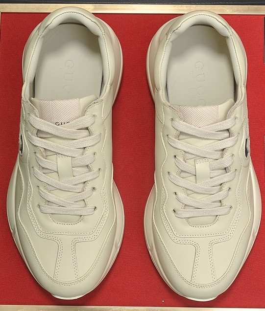 Gucci Cream White Navy Logo Low-Top Sneakers