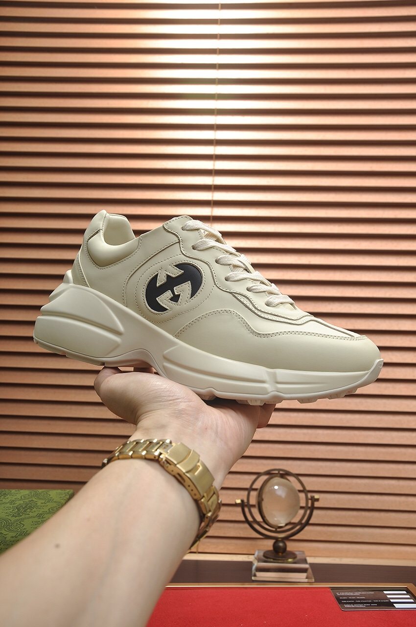 Gucci Cream White Navy Logo Low-Top Sneakers
