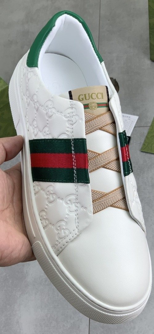 Gucci White Stripe Low-Top Sneakers